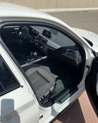 BMW Seria 1 cena 120000 przebieg: 46000, rok produkcji 2019 z Ząbki małe 172